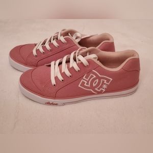 DC Chelsea Youth Size 6 Sneakers